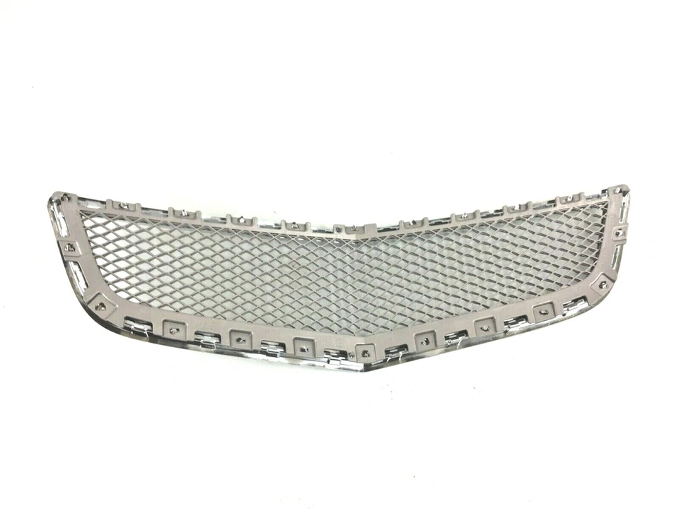 2009-2012 Chevrolet Traverse передний бампер нижняя решетка хромированная новый OEM 15944629 - Изображение 3 из 4