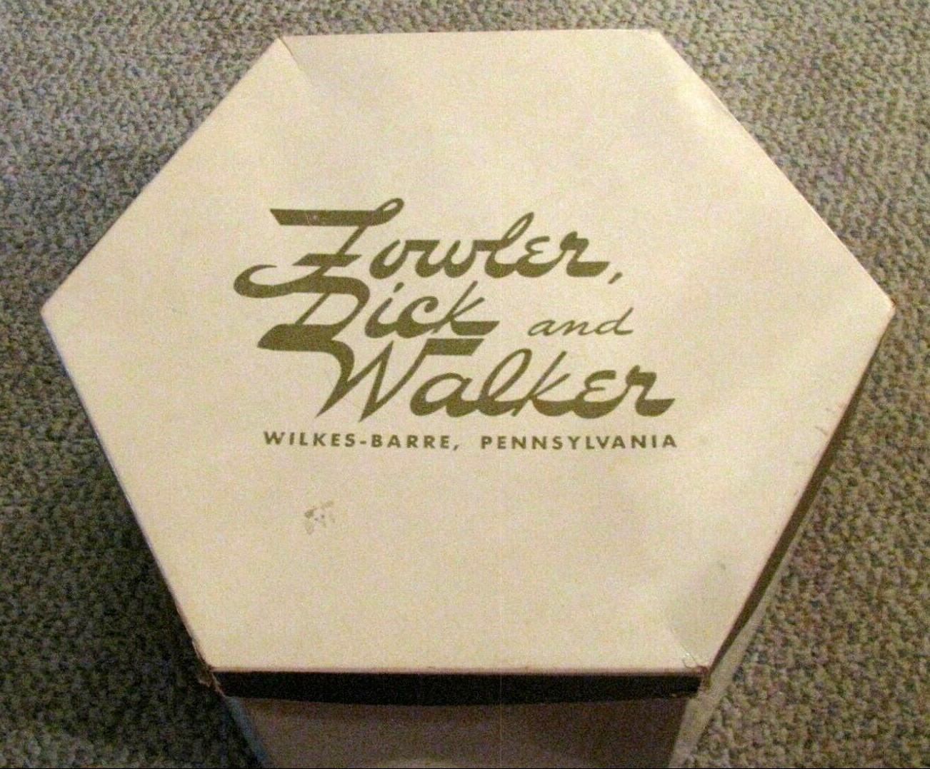 Vintage HAT BOX FOWLER, DICK & WALKER BOSTON STORE WilkesBarre Pa