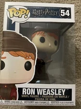Funko - POP Harry Potter: Ron on Broom Brand In Box