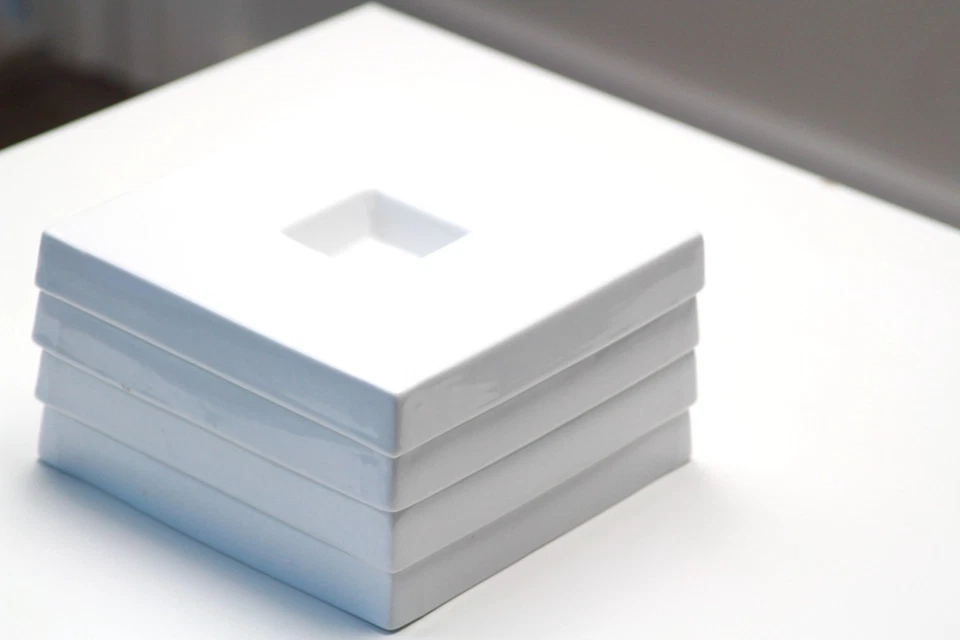 Juego de 4 platos de aperitivo de sushi CB2 caja y barril en muy buen estado Foto 4 de 4