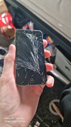 iPhone 4 16gb Black Vodafone - Picture 2 of 8