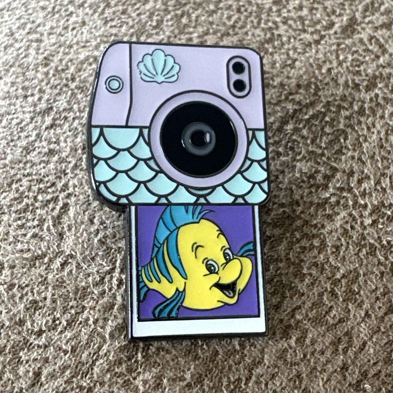 Loungefly Disney Princess Sidekicks Polaroid Blind Box Enamel Pin FLOUNDER