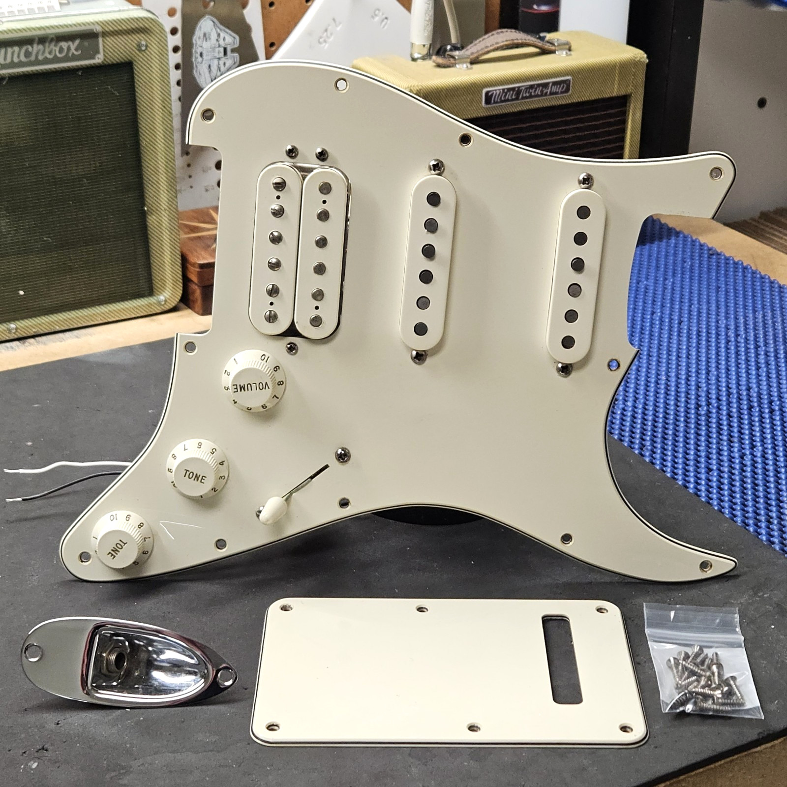 2008 Fender American Standard HSS Humbucker Strat Loaded Pickguard USA Guitar