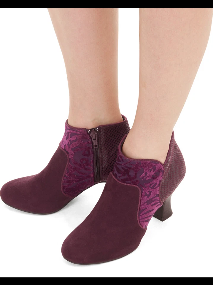 Ботинки на лодыжку Ruby Shoo Kennedy размер 10 бордовые черные искусственная замша с узором панель - Изображение 2 из 4