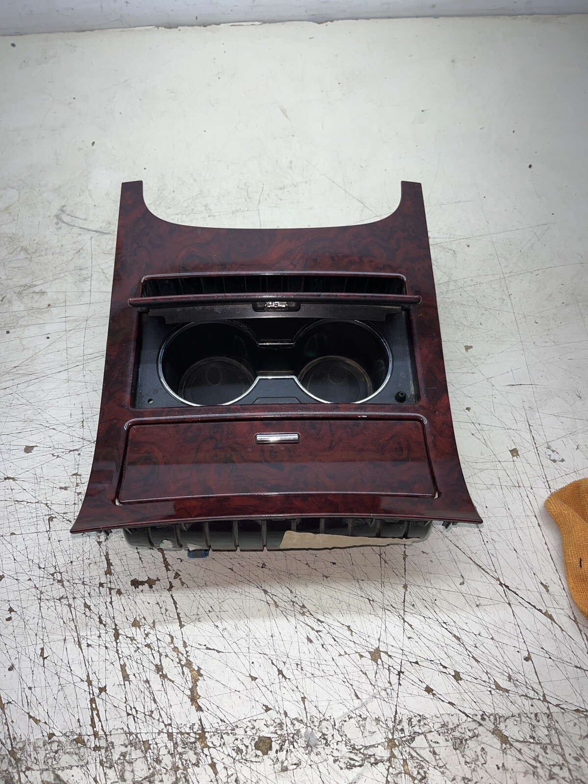 07-14 Cadillac GM OEM Escalade Center Console-Bezel 20907562