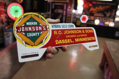 RARE 1950s JOHNSON SEED CORN  DEALER PAINTED METAL TOPPER SIGN DASSEL MINNESOTA