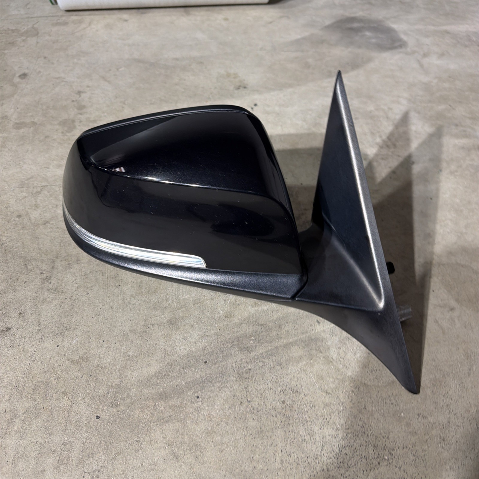 12-18 BMW F30 320i 328i 335i Right Side Exterior Door Rear View Mirror OEM