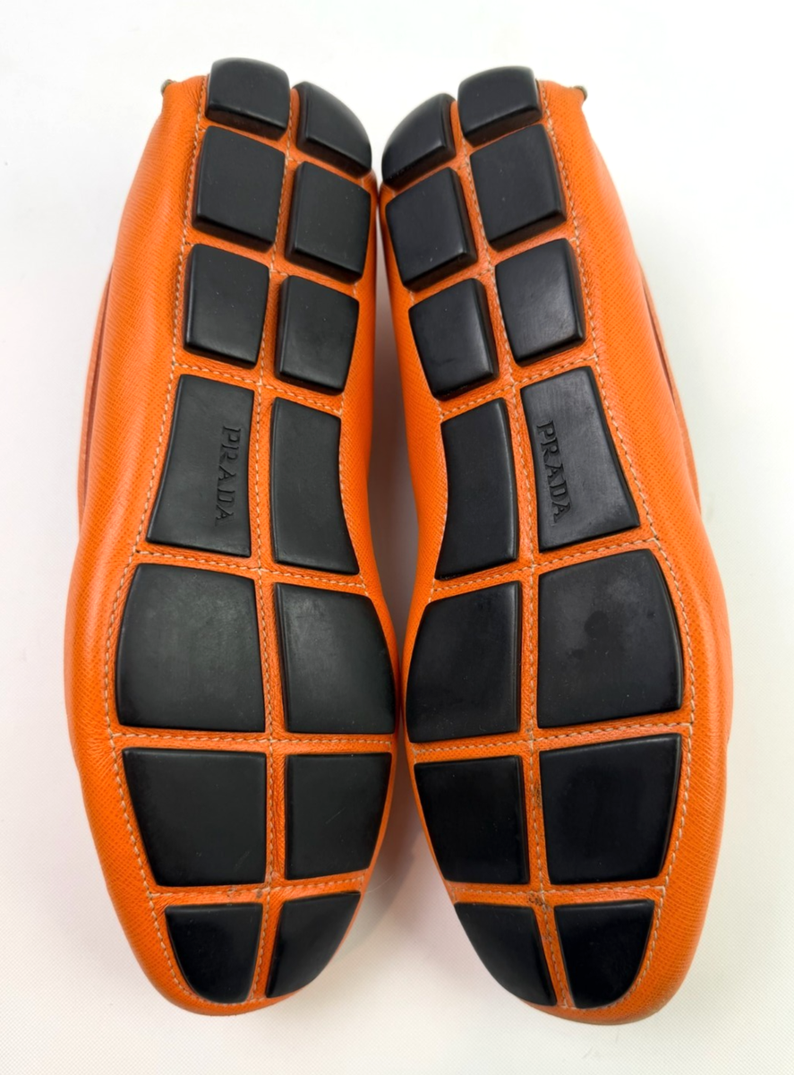 プラダ Prada Mens Saffiano Leather Slip On Driving Loafer Orange 2DD070
