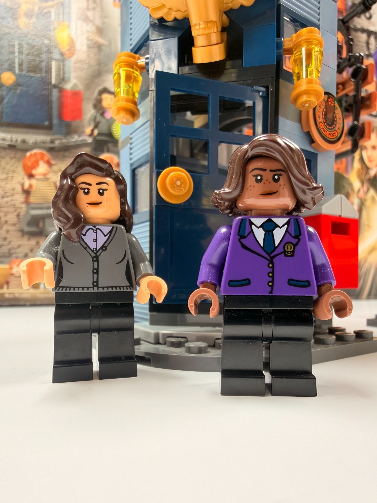 LEGO Harry Potter 76422 Diagon Alley Weasleys’ Wizard Wheezes