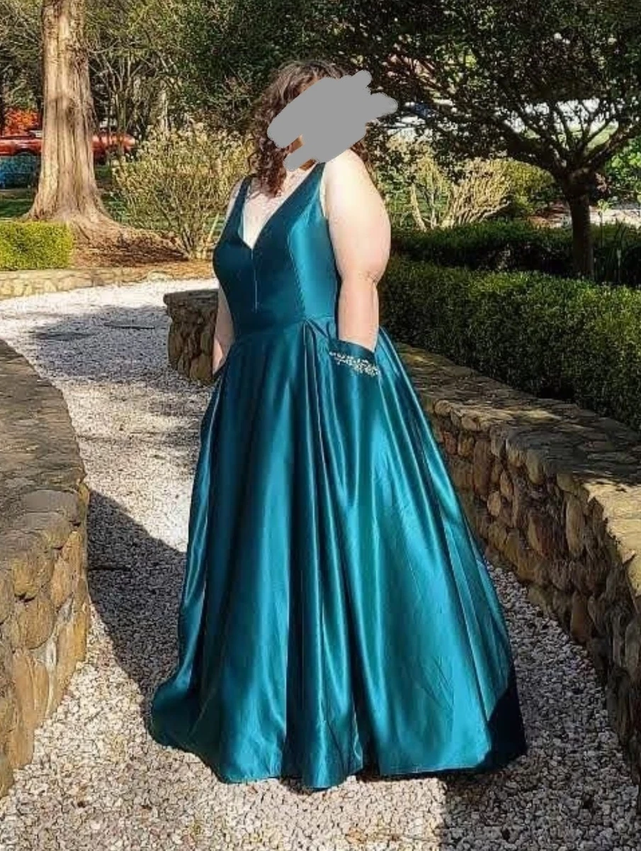 formal dress size 18 Plus Dresses for Women Crafted with beautiful a Plus-Size Long Glitter Prom Dress