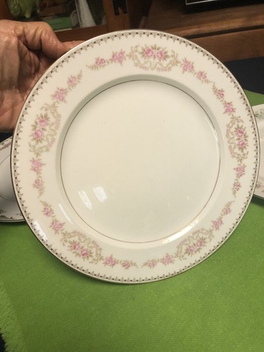 Mismatched China Dinner Plates Soft Pinks on White 10-10.50" Set of 4 Weddings - Picture 6 of 14