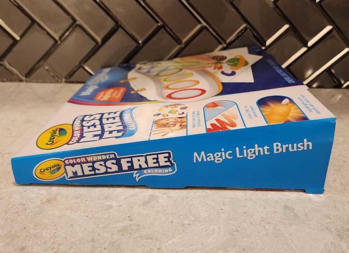 Crayola Color Wonder Magic Light Brush Mess Free Painting Gift for Kids 3+
