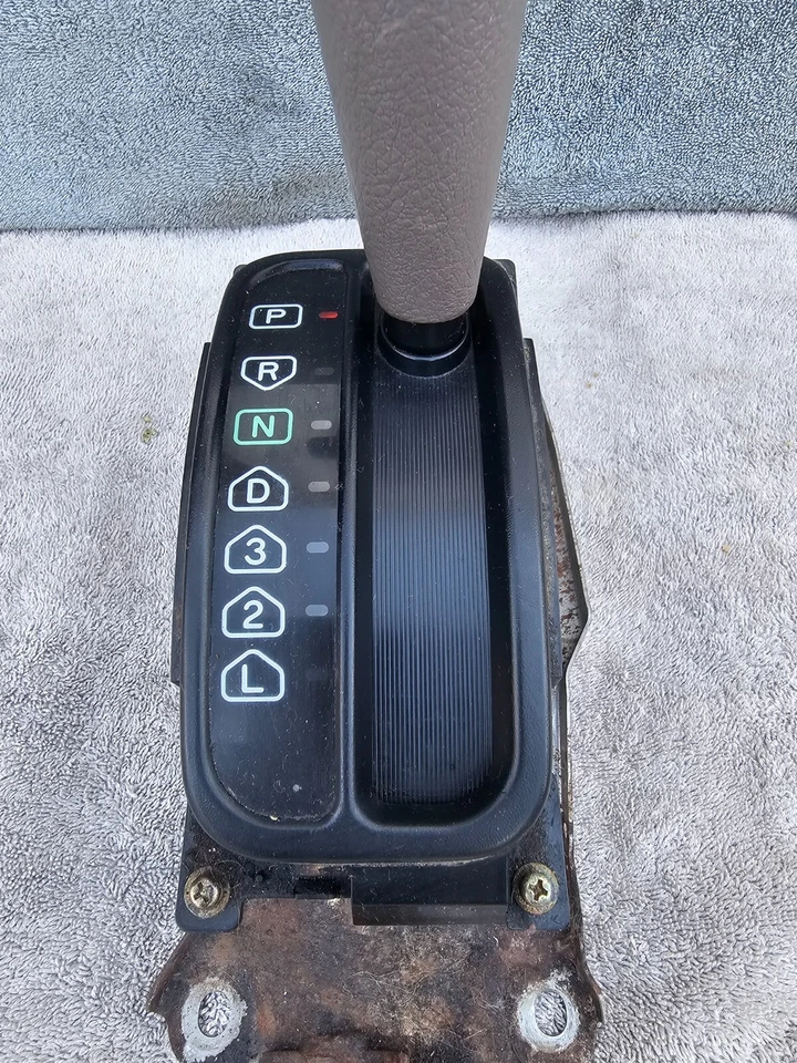 Mitsubishi Montero Sport LS 2004 cambio de marchas automático conjunto de palanca de cambios A/T marrón Foto 4 de 4