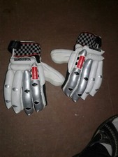 GRAY-NICOLLS " PREDATOR " CRICKET GLOVES YOUTHS TH (USED