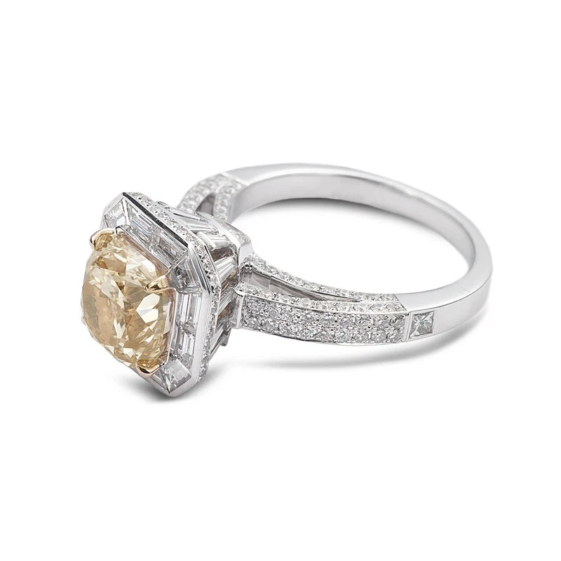 Elegante anel de halo marrom claro corte almofada 3,22 CT safira com 2,15CT branco CZ - Imagem 3 de 4