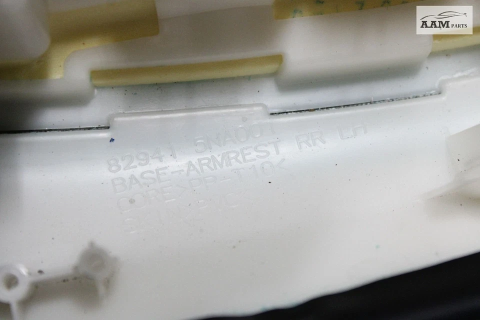 Infiniti QX50 2019-2021 panel puerta trasera izquierda reposabrazos moldura negro OEM Foto 4 de 4