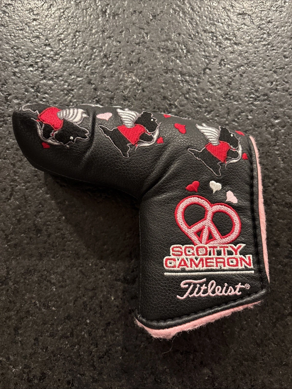 Scotty Cameron 2009 CUPID DOG Putter Headcover. excellent near mint condition