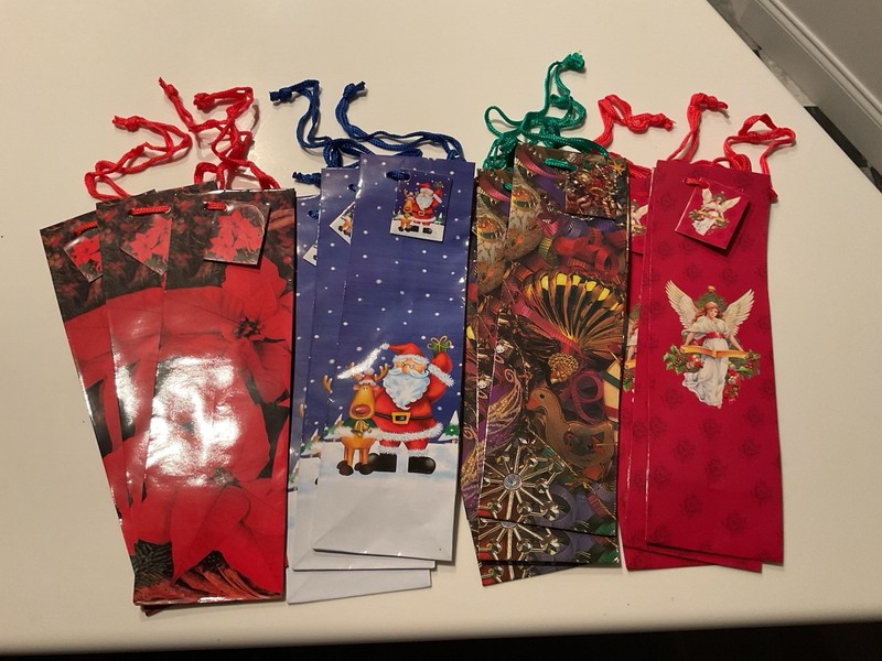 12 Pack Christmas Wine Bottle Gift Bags W/ Handles & Gift Tags Santa poinsettia