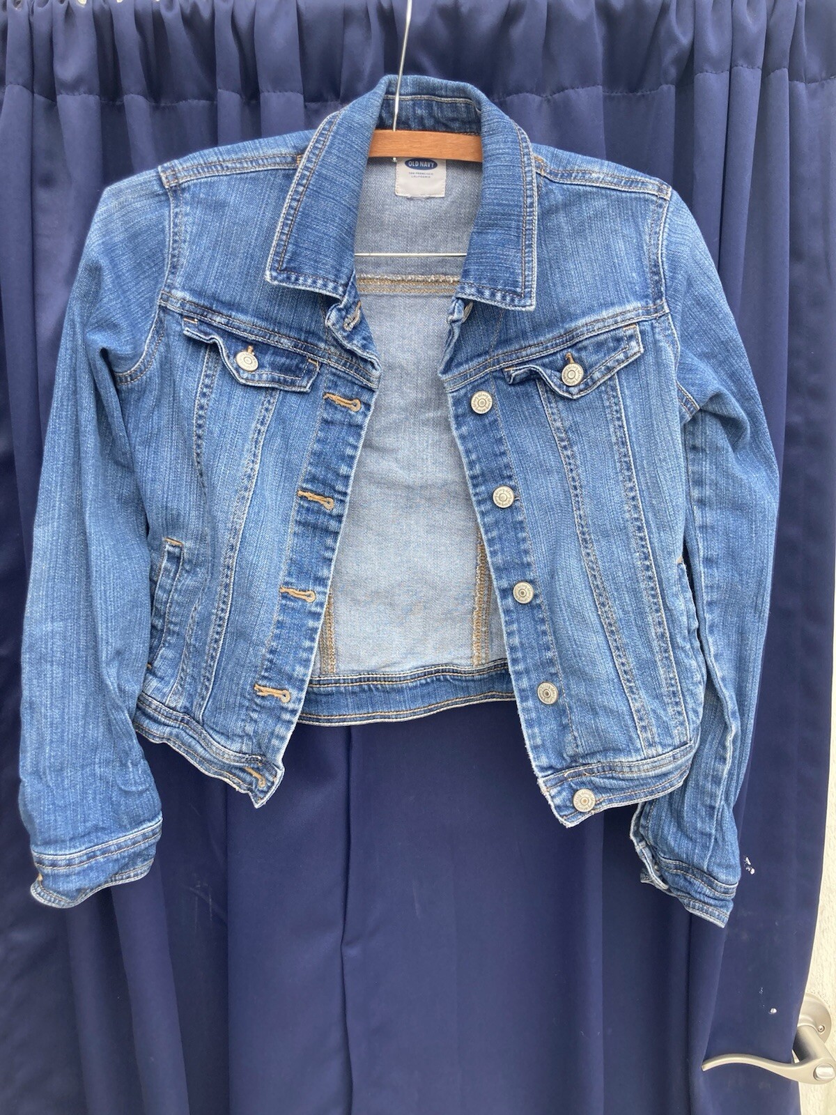 Old Navy Jacket Womens Medium?? Cropped Denim Trucker Shacket Blue