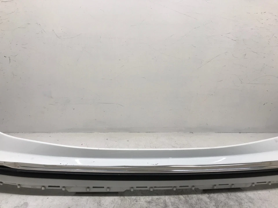 Cubierta de parachoques trasero blanca Toyota RAV4 2016 2017 2018 52159-0R120 OEM Foto 3 de 4
