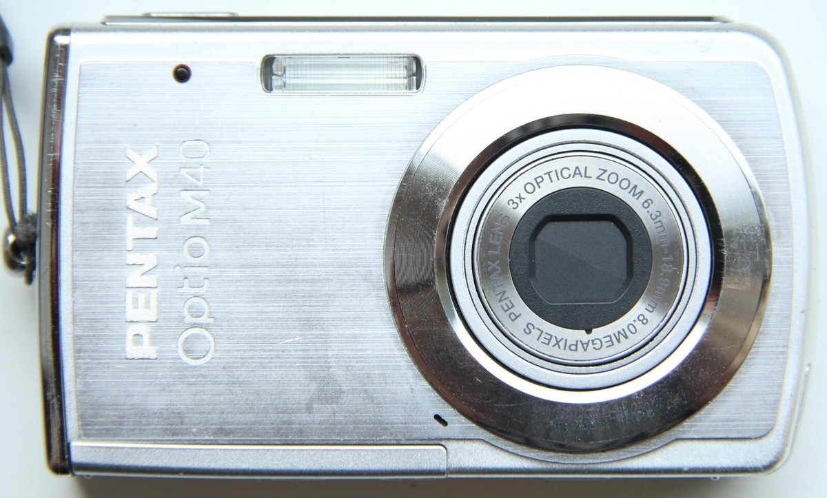 Pentax Optio M40 8MP Compact Digital Camera Silver FOR PARTS OR 