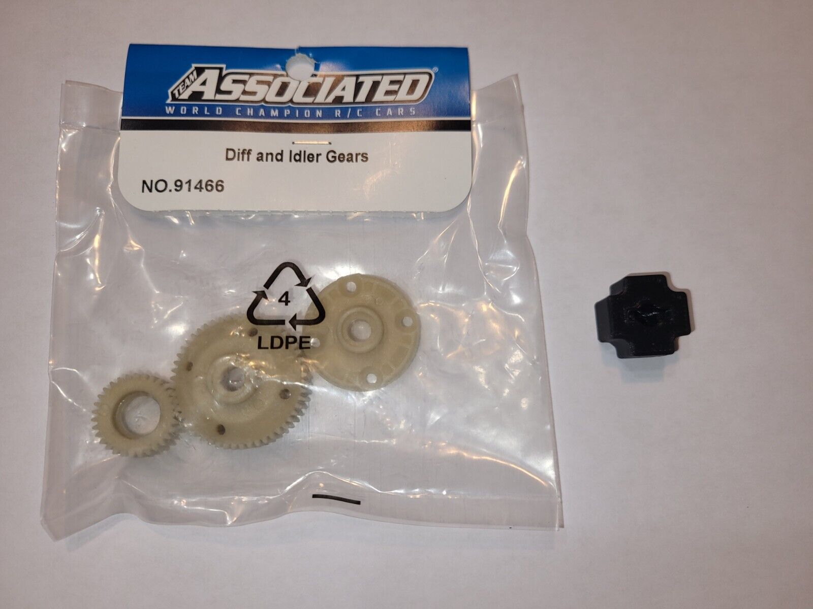 Associated ASC91466 Diff & Idler Gear with Locker Set DR10/SC10 NEW IN PACKAGE 