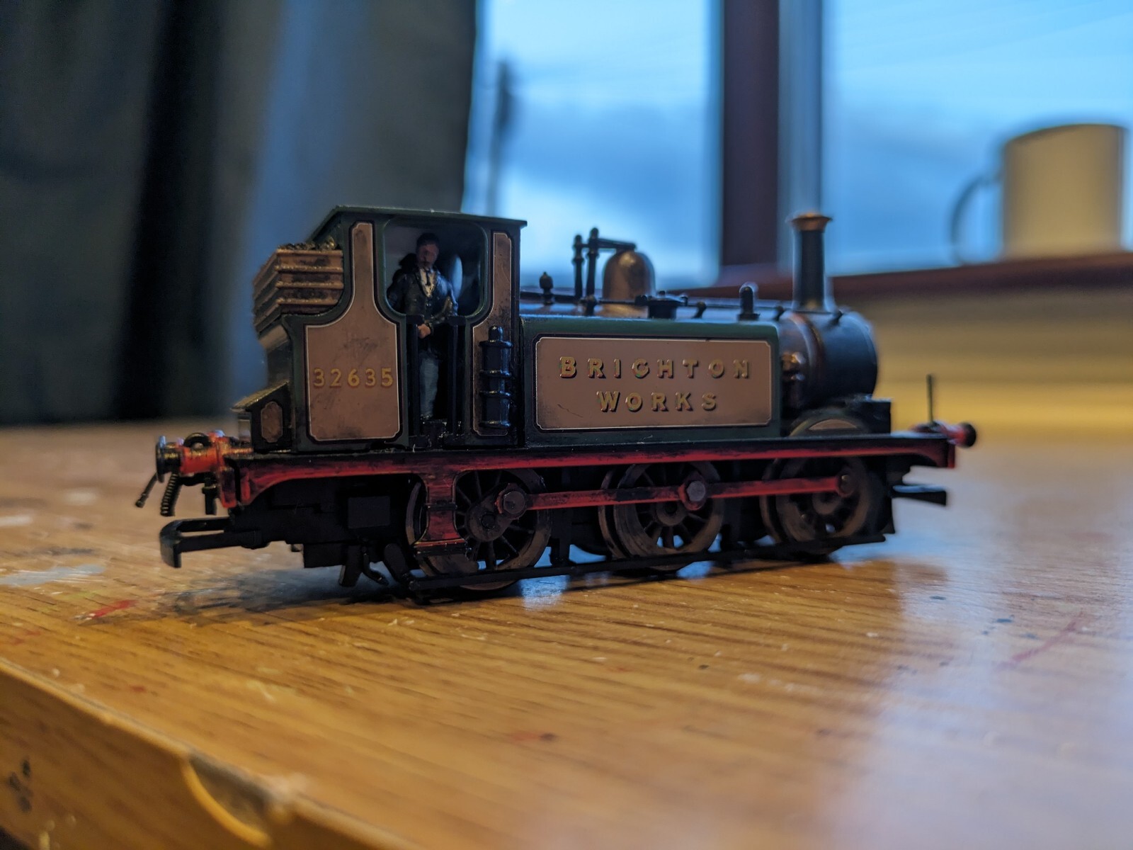HORNBY R2406 TERRIER 'BRIGHTON WORKS' 32635 STEAM OO GAUGE