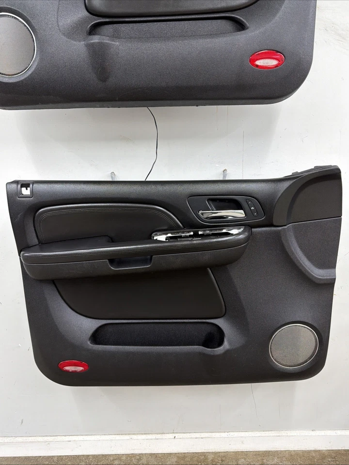 Комплект передних внутренних дверных панелей с электроприводом 07–09 Cadillac Escalade от оригинального производителя черные - Изображение 2 из 4