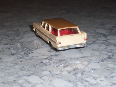 ORIGINAL #219 CORGI TOYS PLYMOUTH SPORTS SUBURBAN GREAT BRITAIN