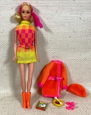 Vintage BARBIE 1970 - 1972 WALKING JAMIE DOLL w/ 1613 and 1584 ACCESSORIES