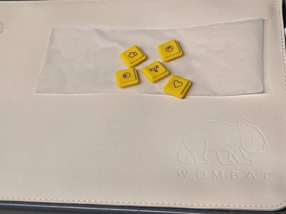 Wombat Coleus Pro Low Profile Mechanical Keyboard w/ Case + Emoji Keys - Image 3 of 4