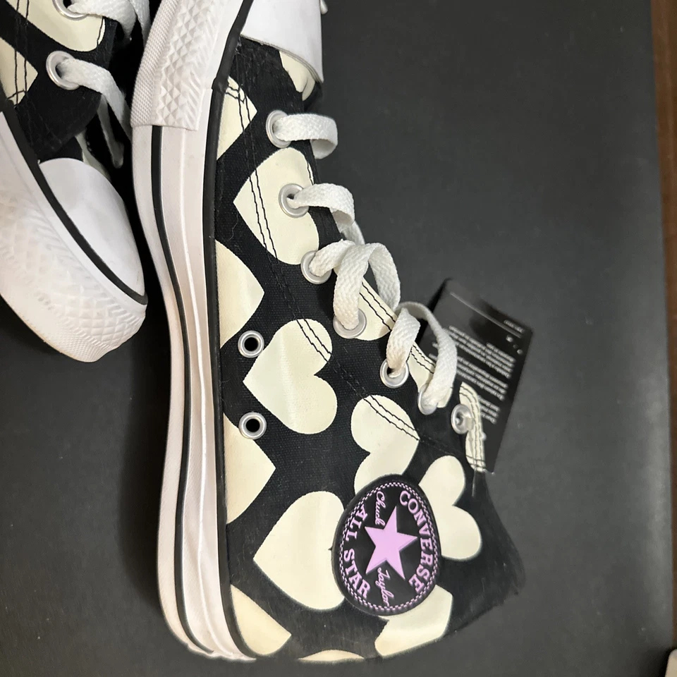 匡威 Converse Chuck Taylor 高帮运动鞋女式 8 码黑色多扭曲心形 — 第 2/4 张图片