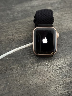 Apple Watch SE 40mm rose gold 