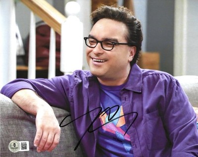 JOHNNY GALECKI SIGNED BIG BANG THEORY 8X10 PHOTO - BECKETT COA