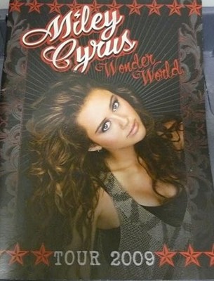 Miley Cyrus Wonder World [ Tour 2009 ] Welcome to Wonder World...