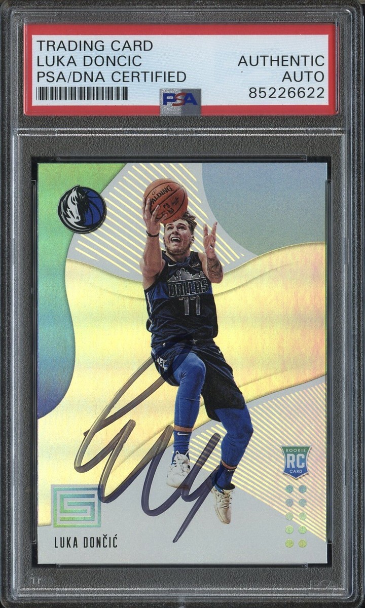 LUKA DONCIC SIGNED 2018 PANINI STATUS MAVS ROOKIE CARD PSA/DNA