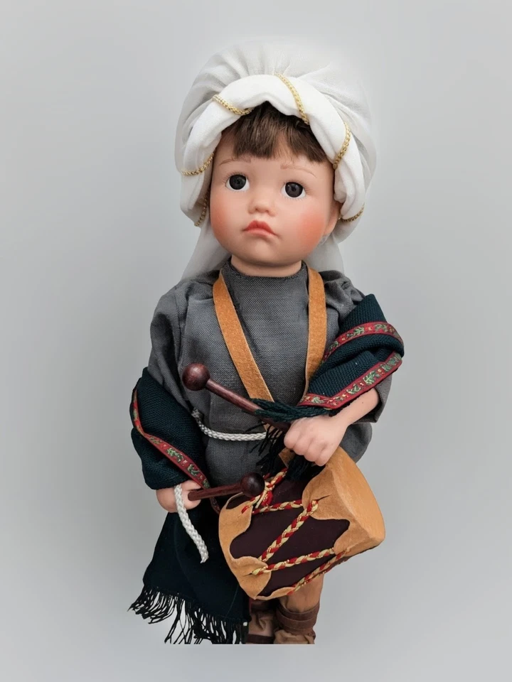 Muñeca musical coleccionable Ashton Drake Galleries "The Little Drummer Boy" Foto 3 de 4