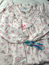 Vintage Long Nightgown Dreamwear Lingerie NWT Size 44 Cotton/Polyester Flowers