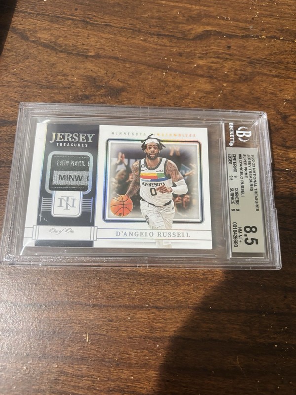 2022 National Treasures D’Angelo Russell Laundry Tag Patch 1/1 Game Worn BGS 8.5