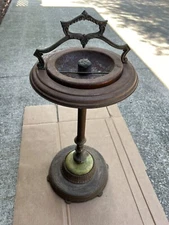 🇺🇸Vintage Ornate Greenish/Yellowish Glass Smoking Stand Ashtray🇺🇸