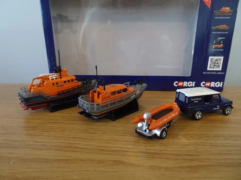 CORGI TOYS RNLI LIFEBOATS & LAND ROVER CAR & BOAT MODEL GIFT SET RNLI0001 - Image 3 of 4