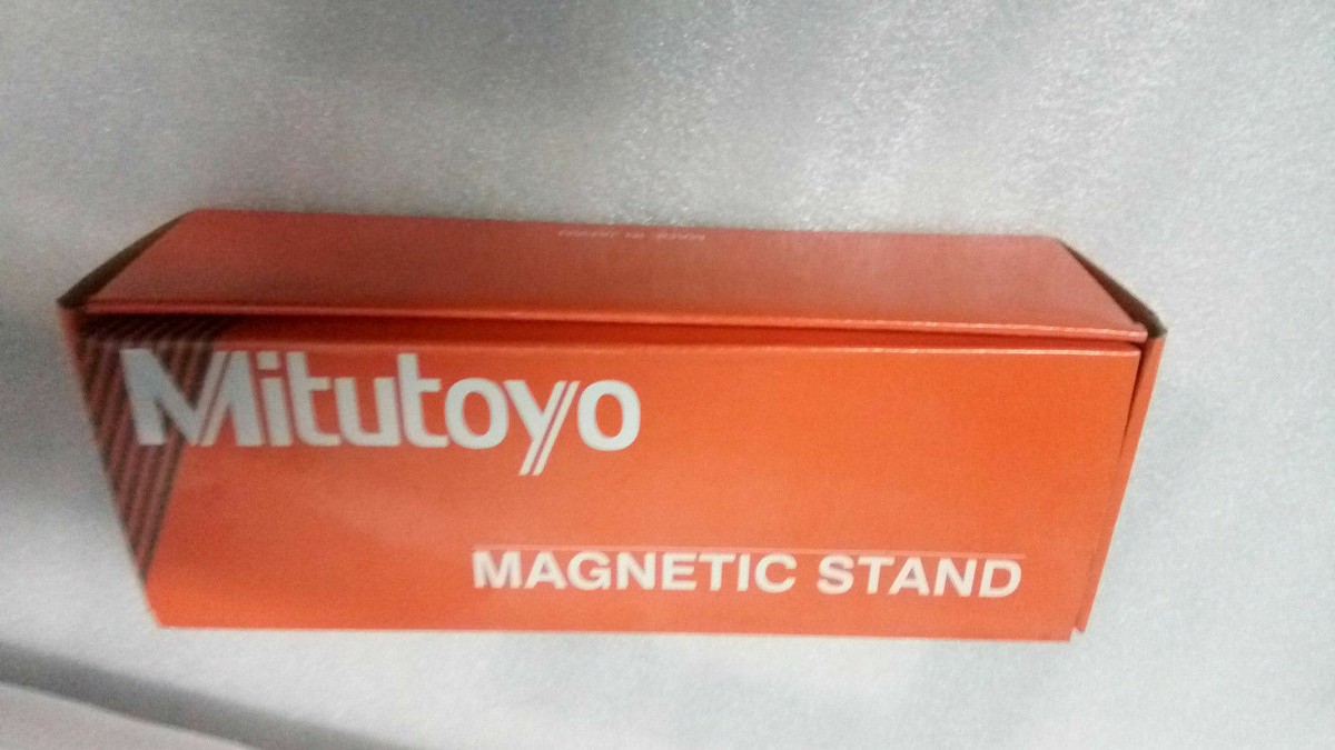 MITUTOYO DIAL INDICATOR 2046S MITUTOYO MAGNETIC BASE 7011S FINE