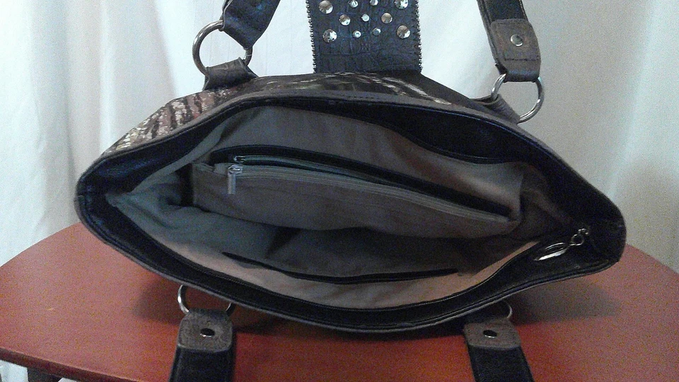 Mossy Oak Camoflauge 钱包,双手柄铆钉托特包,按扣袋 — 第 4/4 张图片