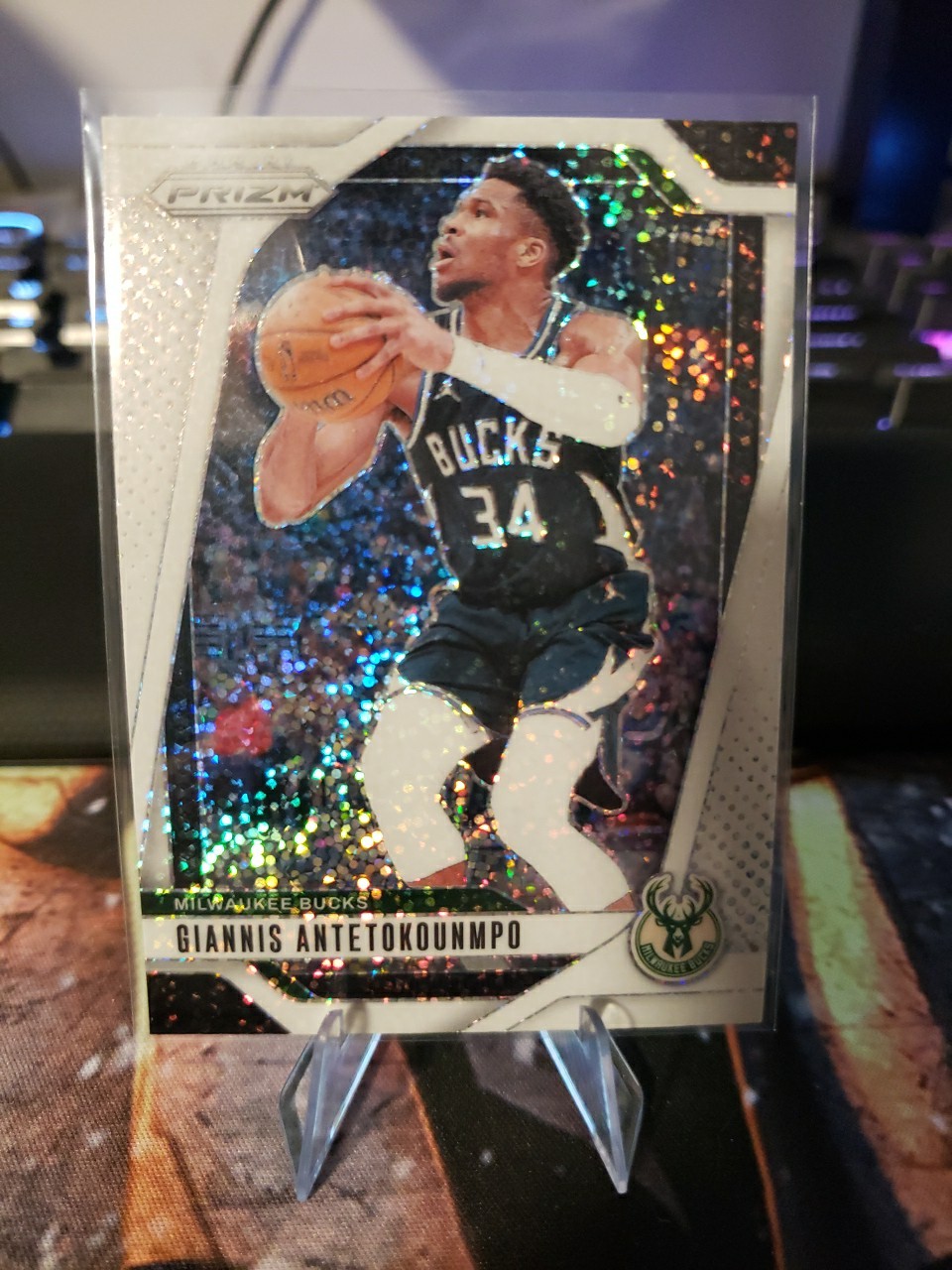 2024-25 Panini Prizm Giannis Antetokounmpo #85 White Sparkle Prizm