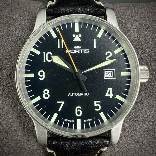 FORTIS Flieger Classic 595.10.46 Automatik Uhr schwarzes Zifferblatt - Herrenuhr