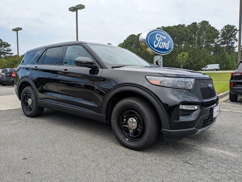 2025 Ford Explorer Police Interceptor Utility - Image 2 of 4