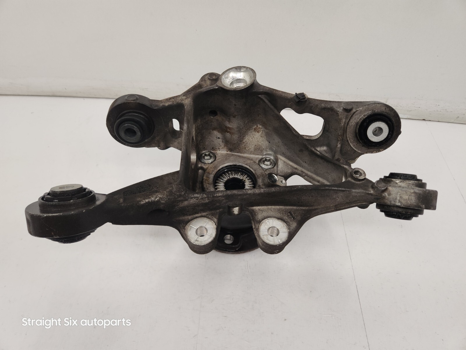 ✅ 14-20 OEM BMW i8 I12 I15 Rear Left Hub Spindle Knuckle Wheel Bearing Carrier