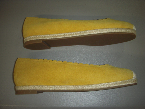 Isaac Mizrahi en vivo! Alpargatas planas de cuero gamuza para mujer US 8,5 M amarillo Dijon - Imagen 3 de 5