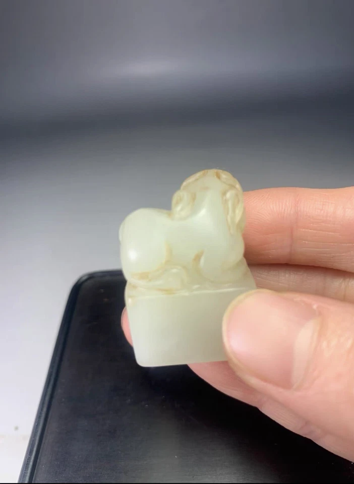 Sello bestia jade Foto 3 de 4