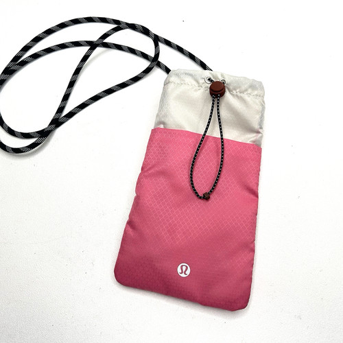 LULULEMON Play Forward Crossbody Pouch Pink/Beige Lightweight